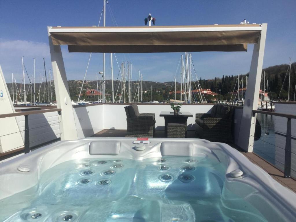 Floating Sea House Shark 1 Apartment Lucija Exterior photo