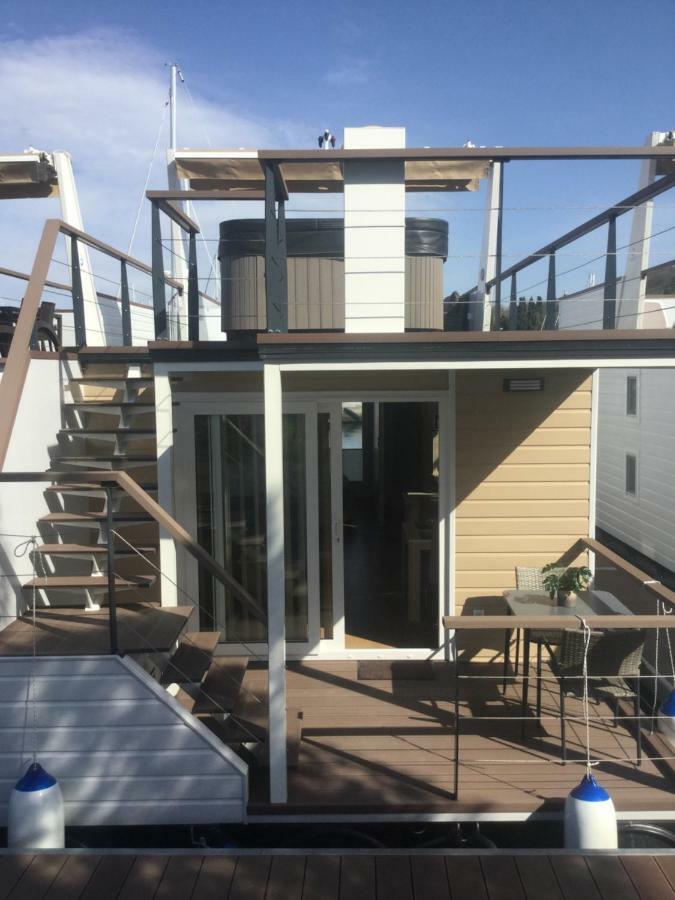 Floating Sea House Shark 1 Apartment Lucija Exterior photo