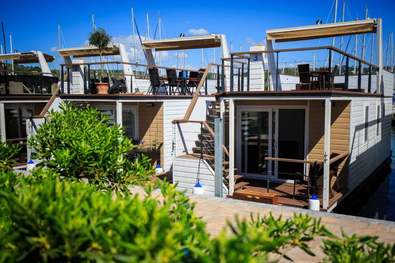 Floating Sea House Shark 1 Apartment Lucija Exterior photo