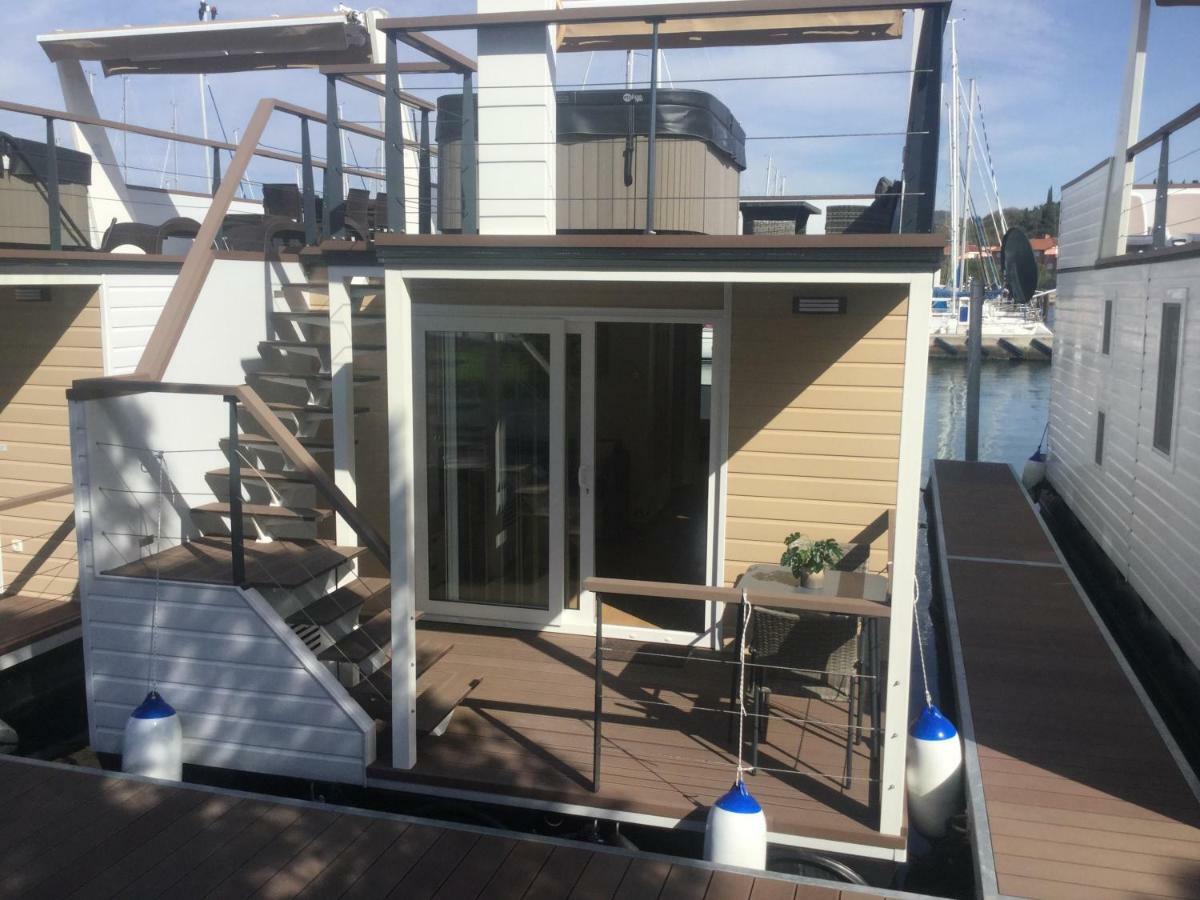 Floating Sea House Shark 1 Apartment Lucija Exterior photo